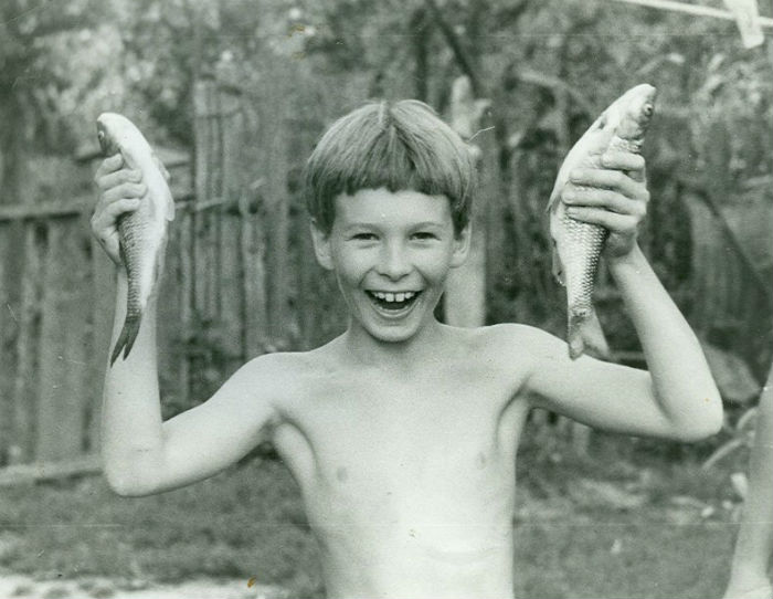 Мальчик с рыбой