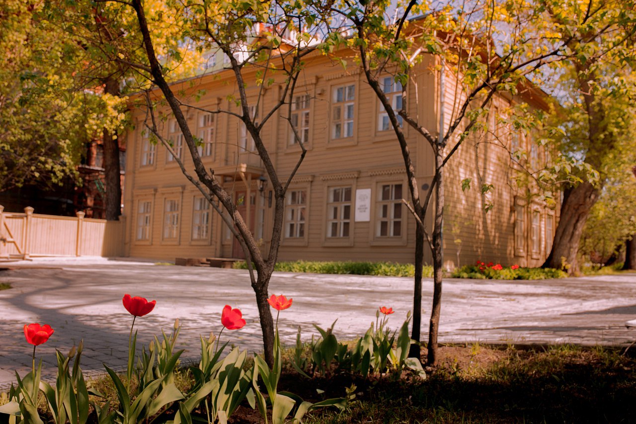 Дом толстого самара. Самарский литературно-мемориальный музей им м Горького. Усадьба Толстого Самара. Музей Толстого Самара. Литературный музей Горького Самара.